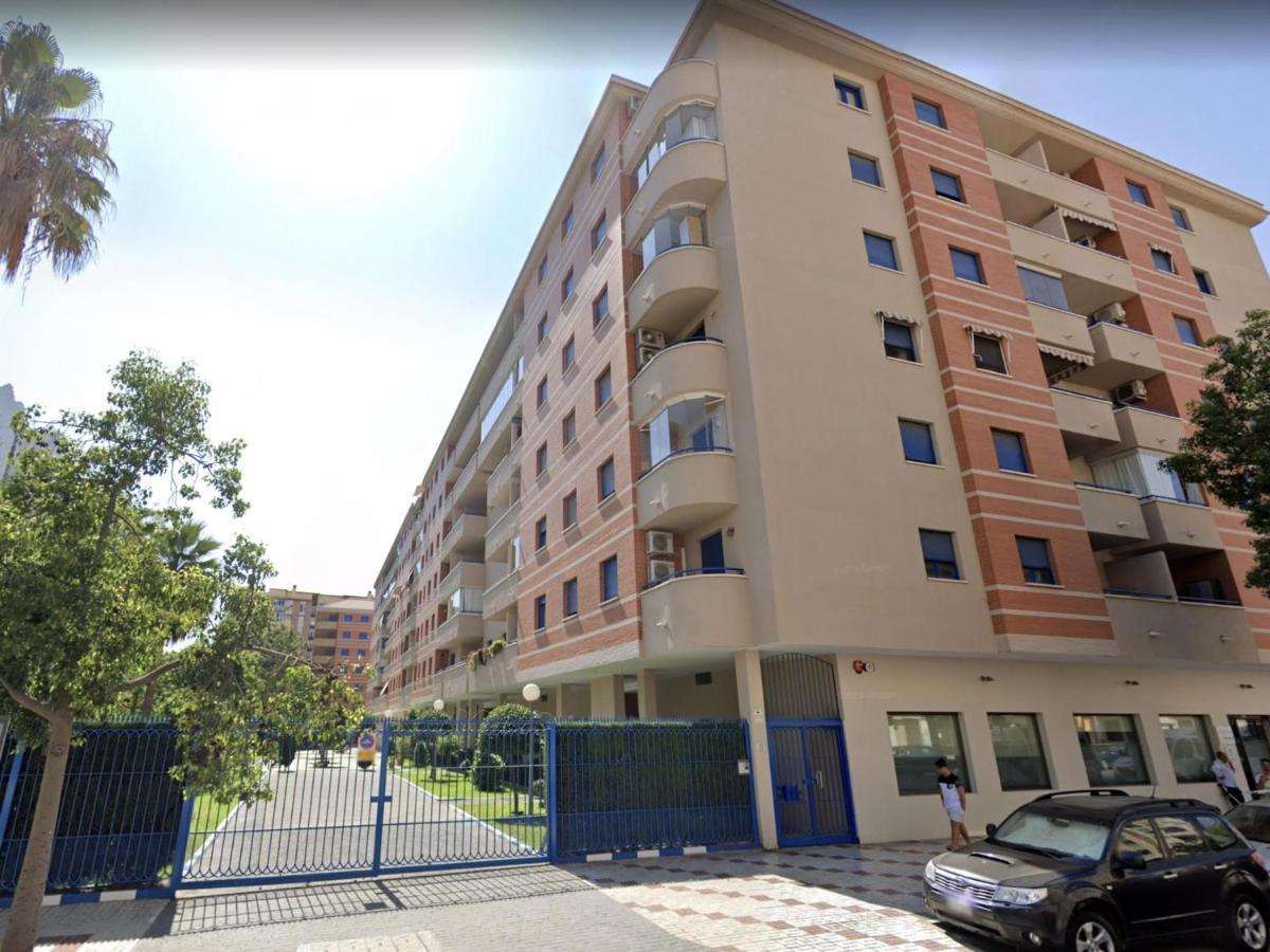 Holidays2malaga Ayala 450 Mts From & Terrace Lägenhet Málaga